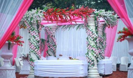 Royal Weddings: What did Flower Girls Wear Throughout the Years at the Most Aristocratic Weddings? | Sophias Style