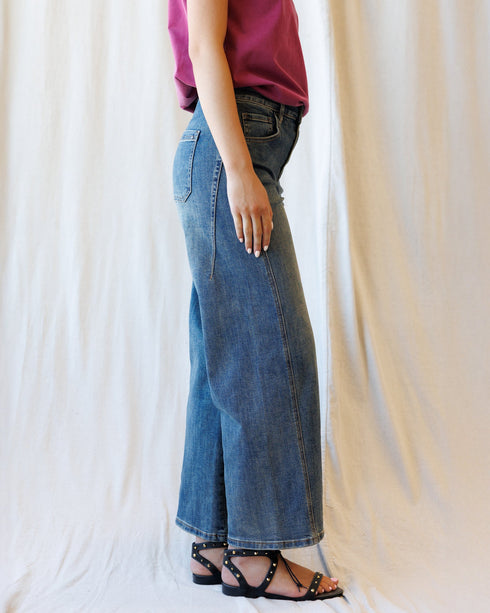 super-high-ankle-wide-leg-flattering-seam-downeast-sophias-style-4