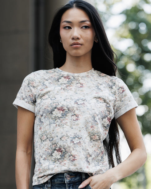 go-floral-tee-downeast-sophias-styleTops-1
