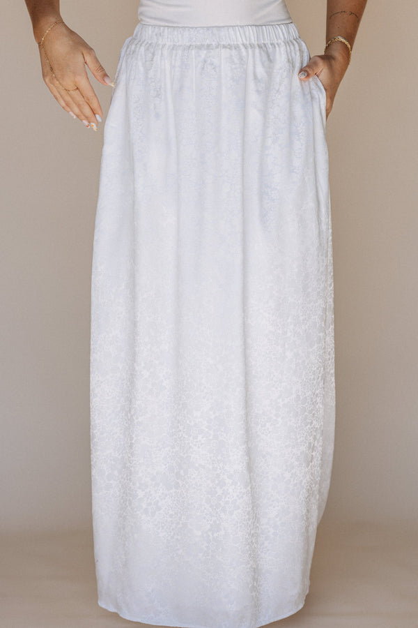 hannah-temple-skirt-in-white Sophia's StyleSkirt-1