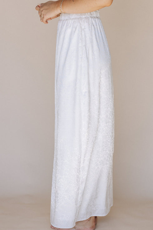 hannah-temple-skirt-in-white Sophia's Style-2