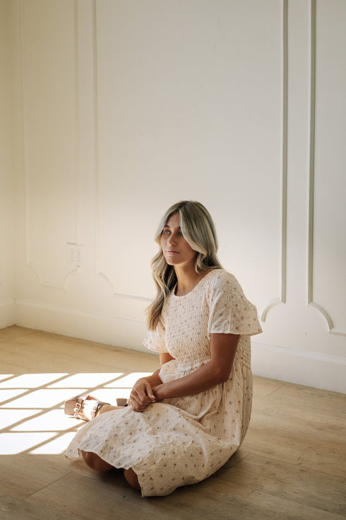 maylee-dress-in-peach Sophia's Style-4