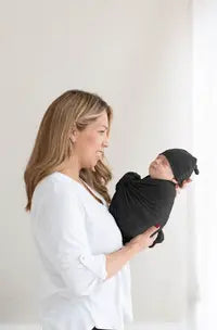 swaddle-blanket-and-hat-set-black-Sophia's Style-4