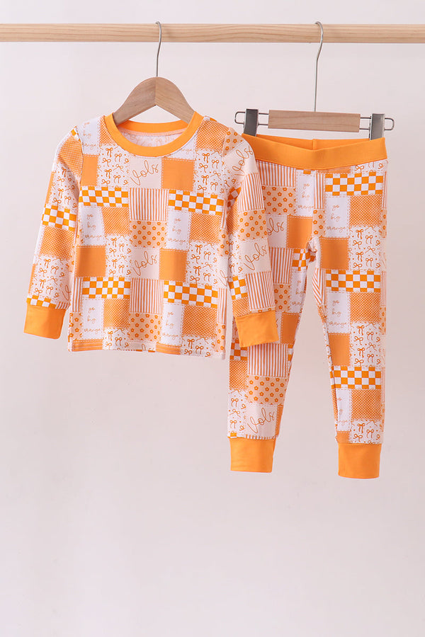 tennessee-floral-checkered-long-sleeve-bamboo-pajama-set-abby-evie-sophias-styleSet-1