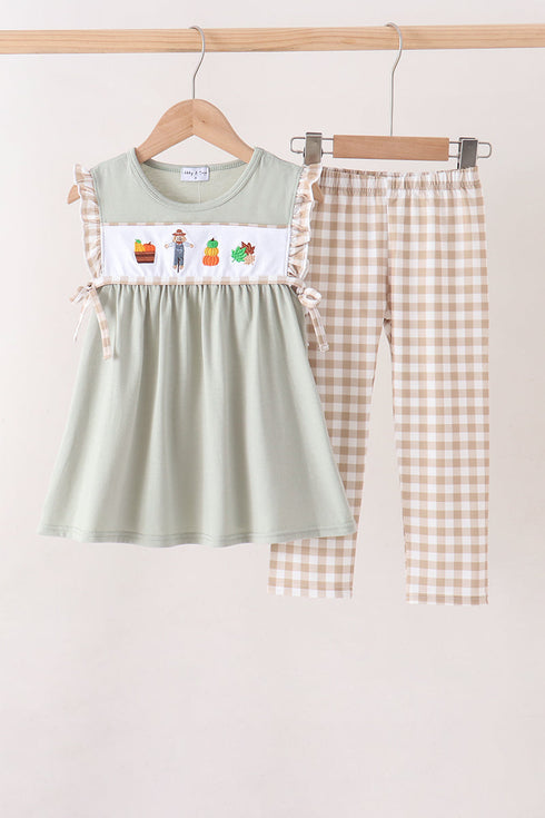 green-scarecrow-embroidery-ruffle-pants-set-sophias-styleSet-1