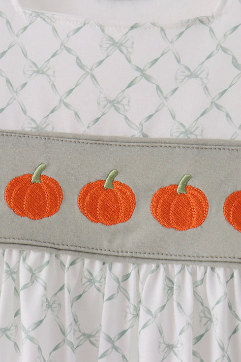 sage-pumpkin-embroidery-bow-ruffle-shorts-set-sophias-style-2