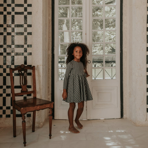 the-printed-long-sleeve-dress-linear-stem-sophias-style-2