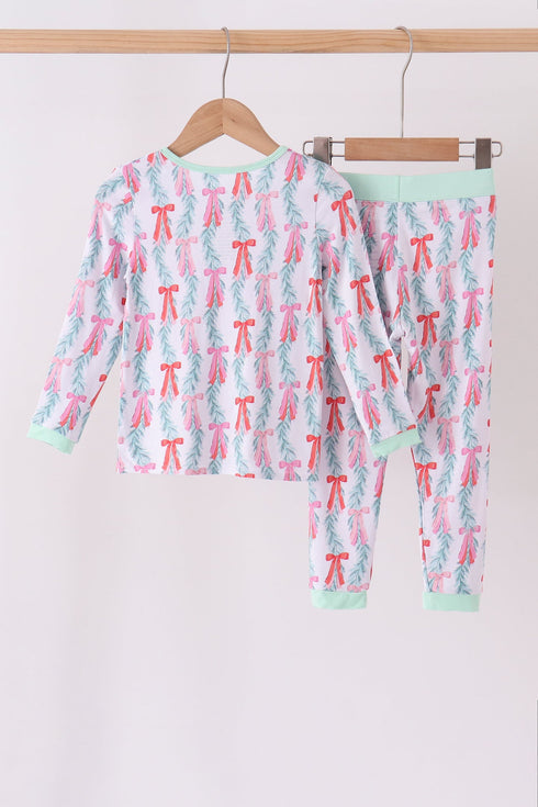 green-bow-christmas-tree-bamboo-pants-set-abby-evie-sophias-style-6