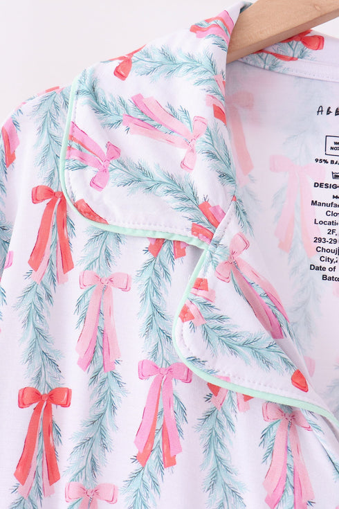 green-bow-christmas-tree-bamboo-moms-gown-abby-evie-sophias-style-3