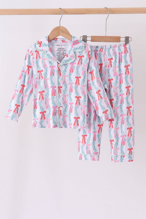 green-bow-christmas-tree-bamboo-pajama-set-abby-evie-sophias-styleSet-1