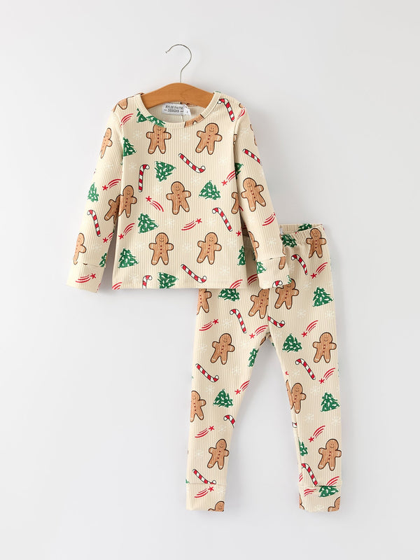 gingerbread-christmas-girls-pajamas-sweet-holiday-vibes-Sophia's Style-Pajamas-1