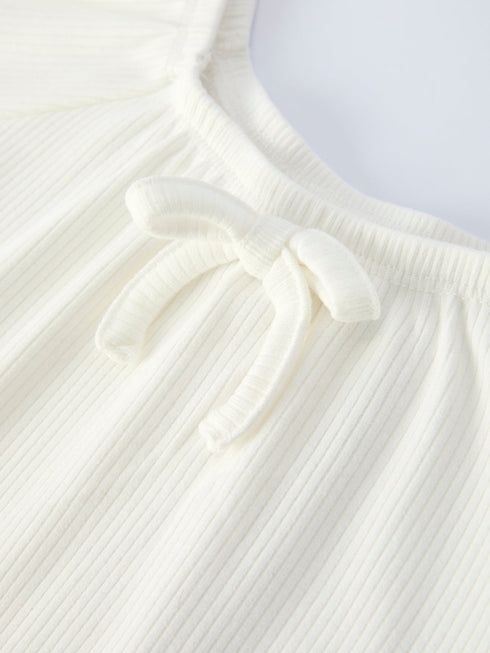 white-top-and-daisy-print-flared-pants-girls-outfit-sophias-style-3