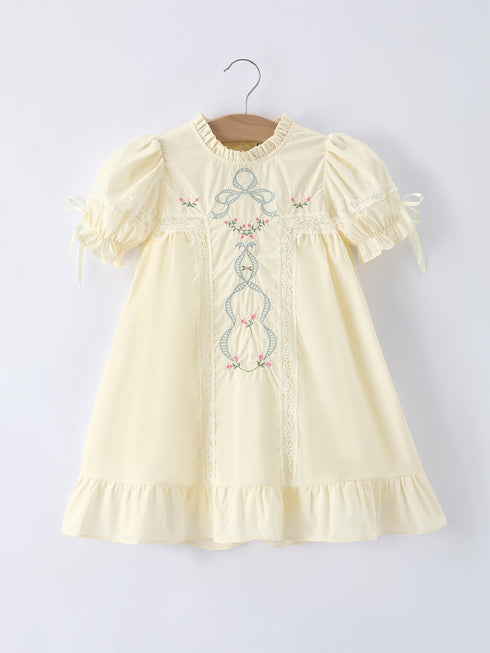 embroidered-lace-girls-short-sleeved-dress-sophias-styleOutfit-1
