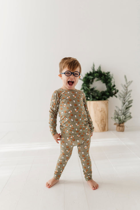 long-sleeve-lounge-set-in-cookies-n-milk-baby-sprouts-sophias-style-2