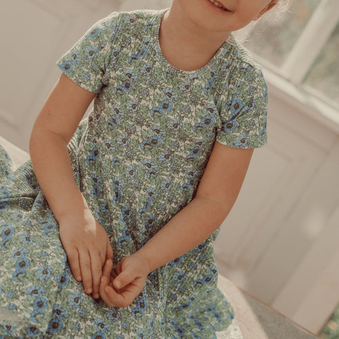 the-printed-short-sleeve-dress-pansy-sophias-style-2