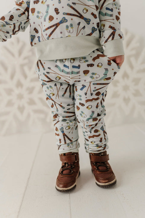boys-fleece-sweatpants-in-boys-ski-baby-sprouts-sophias-style-3