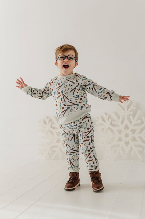 boys-fleece-sweatpants-in-boys-ski-baby-sprouts-sophias-style-4