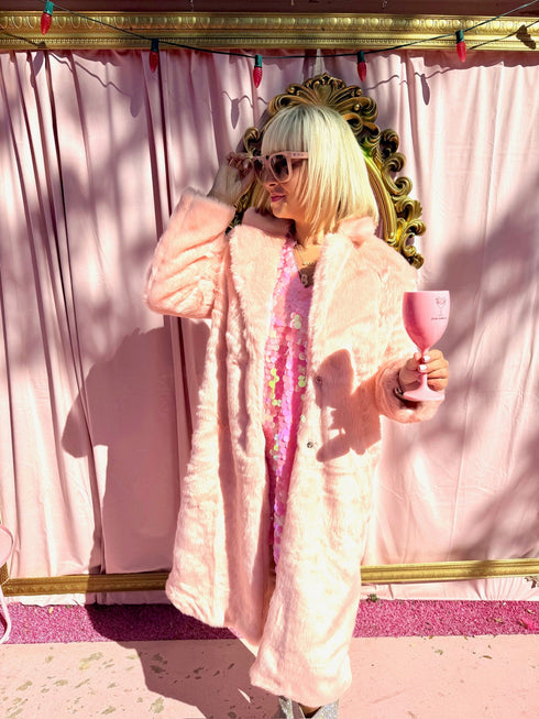 brooke-of-bubbles-long-pink-faux-fur-coat-sophias-style-5