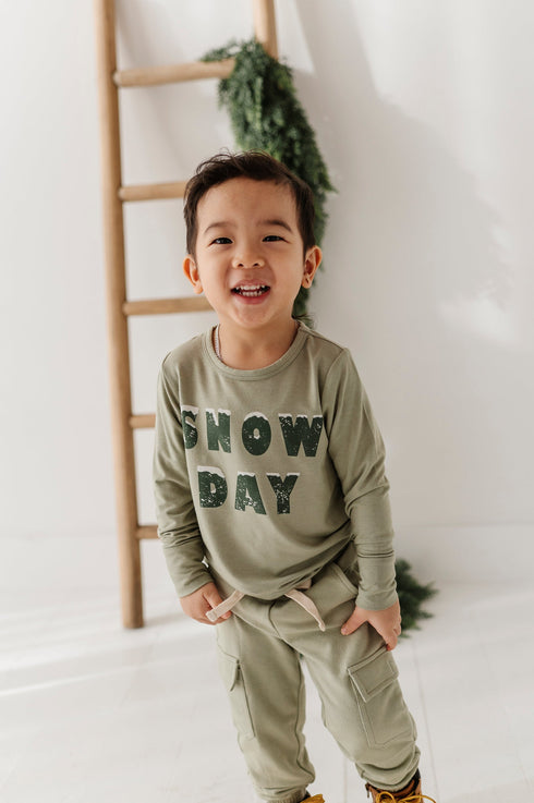 boys-long-sleeve-tee-in-snow-day-baby-sprouts-sophias-style-4