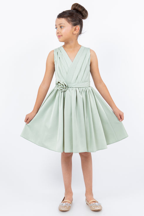 Girls V-Neck Pleated Flower Girl Dress with Rose Appliqué 2-12
