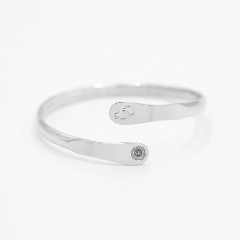 baby-bracelets-footprint-bracelets-engraved-bracelets-the-littlest-feet-makes-the-biggest-footprint-in-your-heart-footprint-baby-Sophia's Style-16