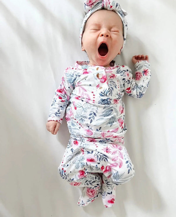 newborn-outfit-baby-outfit-baby-girl-coming-home-outfit-bloom-Sophia's StyleOnesies-1