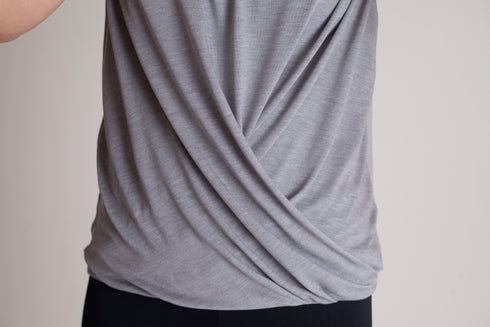 boss-babe-t-shirt-heather-gray-buki-sophias-style-5