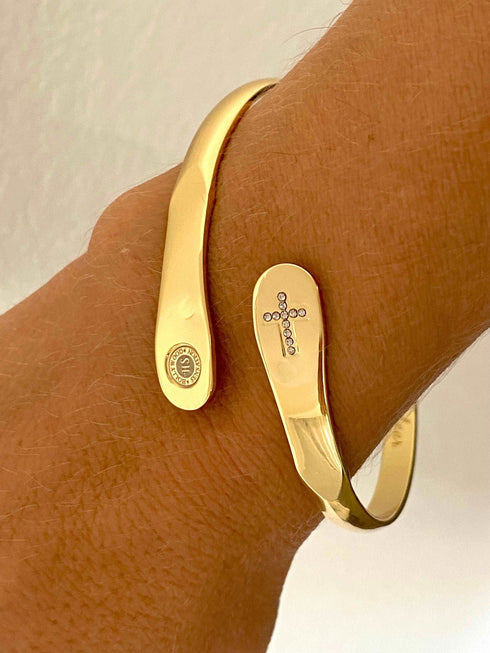 cross-bracelets-faith-bracelets-engraved-bracelets-let-your-faith-be-bigger-than-your-fear-Sophia's Style-4