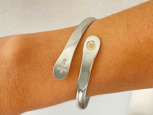 cross-bracelets-faith-bracelets-engraved-bracelets-let-your-faith-be-bigger-than-your-fear-Sophia's Style-5