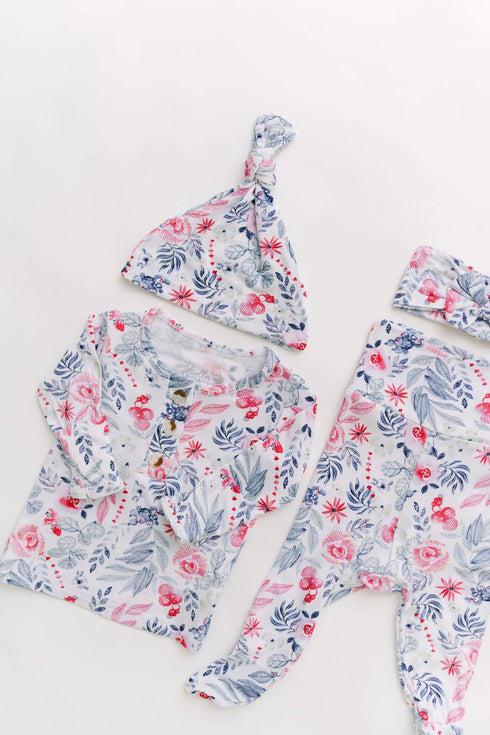newborn-outfit-baby-outfit-baby-girl-coming-home-outfit-bloom-Sophia's Style-5