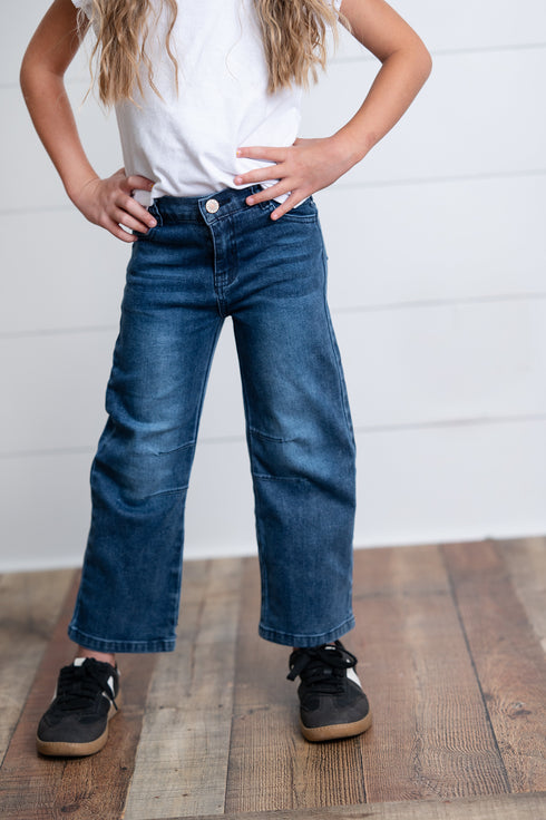 wide-leg-denim-jeans-oopsie-daisy-sophias-style-4