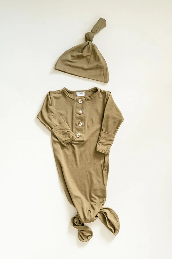 newborn-knotted-gown-and-hat-set-army-green-olive-green-newborn-clothes-for-boys-Sophia's StyleNewborn Knotted Baby Gown Sets-1