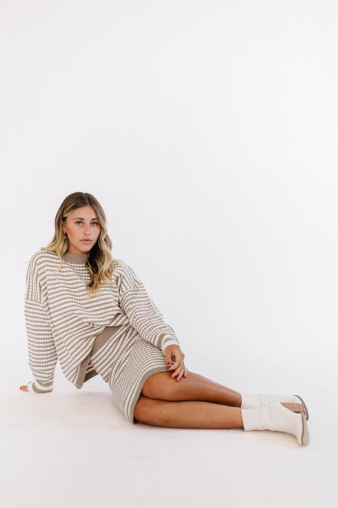 harper-sweater-skirt-set-1-fehrnvi-sophias-style-4