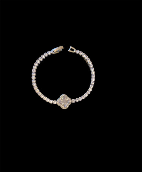 elegant-crystal-clover-tennis-bracelet-sparkling-sophistication-Sophia's Style-3