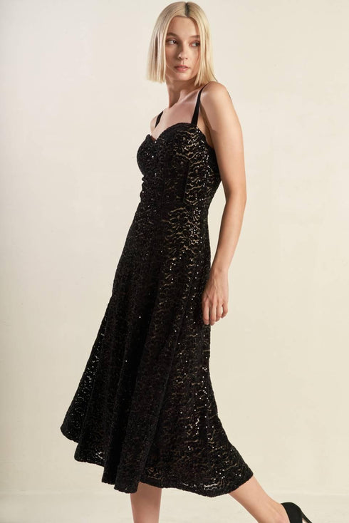 staple-moment-woven-lace-midi-dress-1-flying-tomato-sophias-style-4