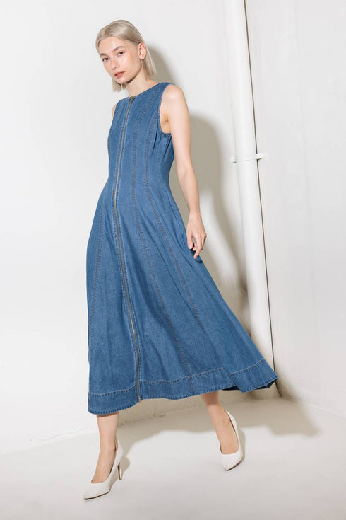 irresistibly-poised-denim-midi-dress-1-flying-tomato-Sophia's Style-4