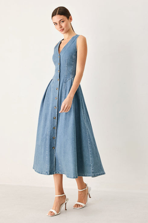 sweetheart-v-neck-denim-midi-dress-flying-tomato-sophias-style-5