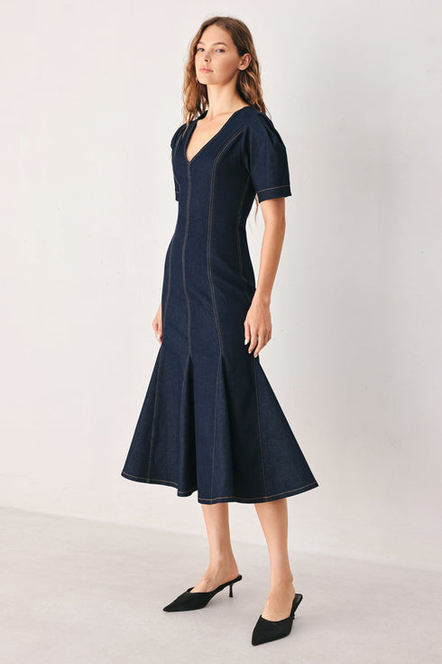 after-dark-denim-midi-dress-flying-tomato-sophias-style-4