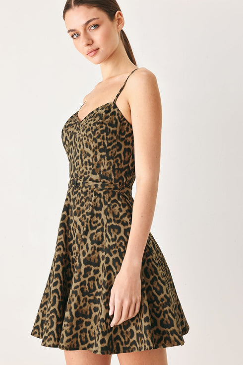 leopard-sweetheart-woven-mini-dress-flying-tomato-sophias-style-5