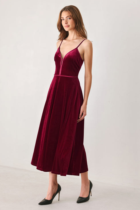 burgundy-kiss-velvet-sweetheart-keyhole-midi-dress-flying-tomato-sophias-style-5