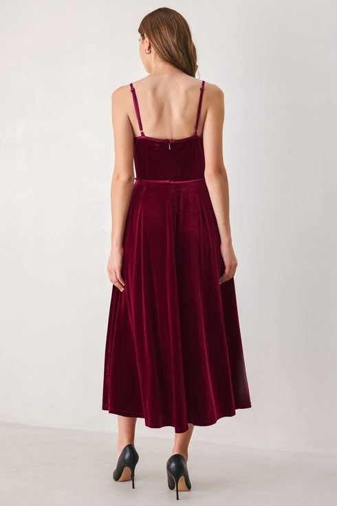 burgundy-kiss-velvet-sweetheart-keyhole-midi-dress-flying-tomato-sophias-style-6