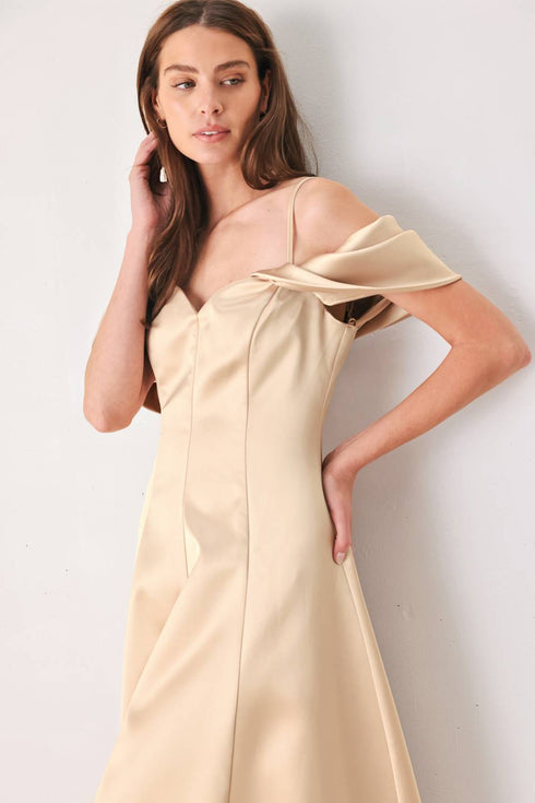 champagne-romance-champagne-pink-off-shoulder-midi-dress-flying-tomato-sophias-style-2