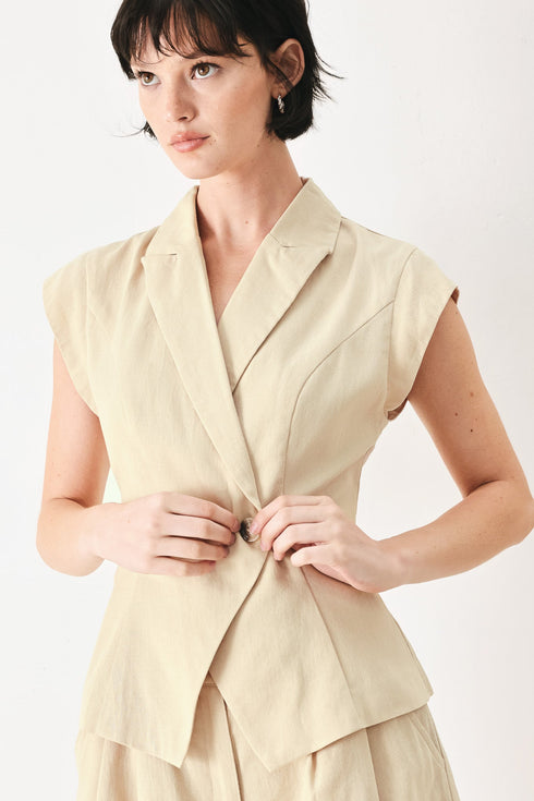 desert-minimal-woven-vest-sophias-styleTOPS-1