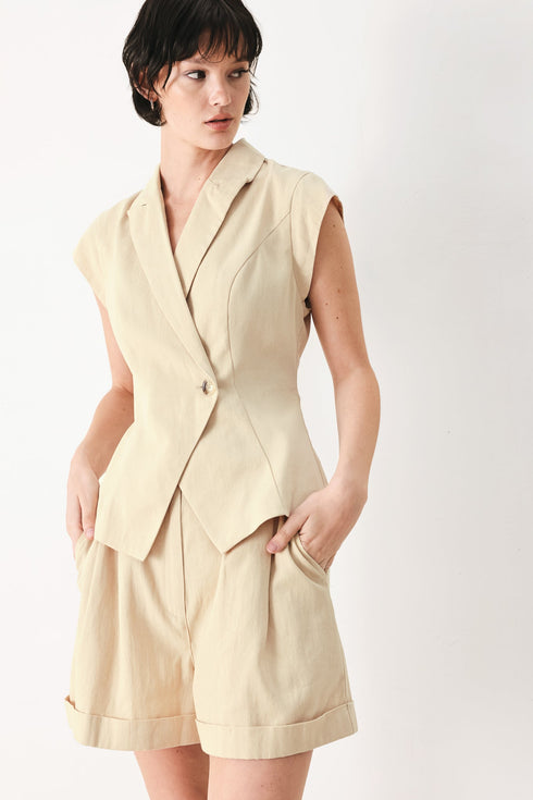 desert-minimal-woven-vest-sophias-style-4