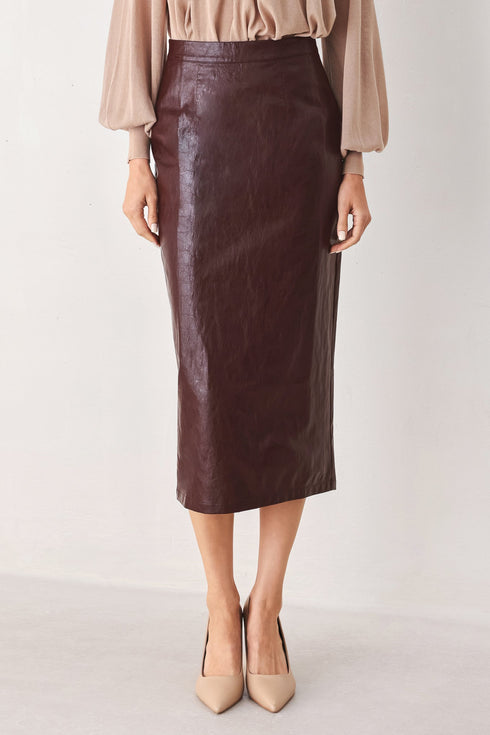 port-wine-high-rise-faux-leather-skirt-sophias-style-9
