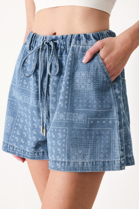 vintage-bandana-denim-shorts-sophias-style-4
