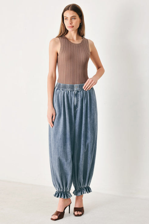 easy-volume-denim-genie-pants-sophias-style-5