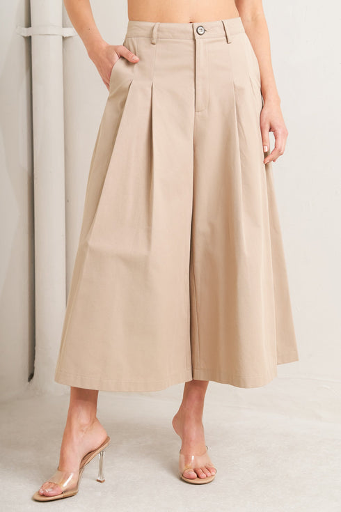 elegant-pleat-woven-culotte-flying-tomato-Sophia's Style-3