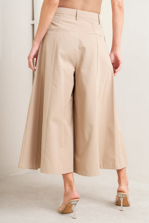 elegant-pleat-woven-culotte-flying-tomato-Sophia's Style-2