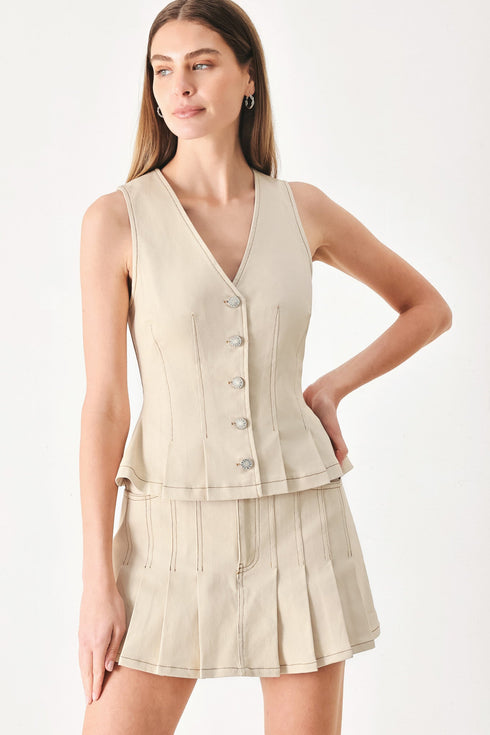 soft-power-woven-skort-sophias-style-5